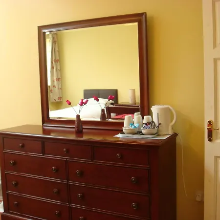 Shines Guesthouse Athlone Room photo