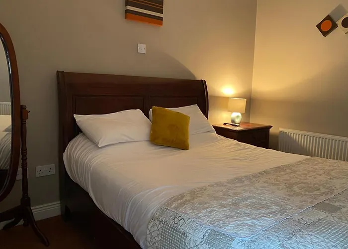 Shines Guesthouse